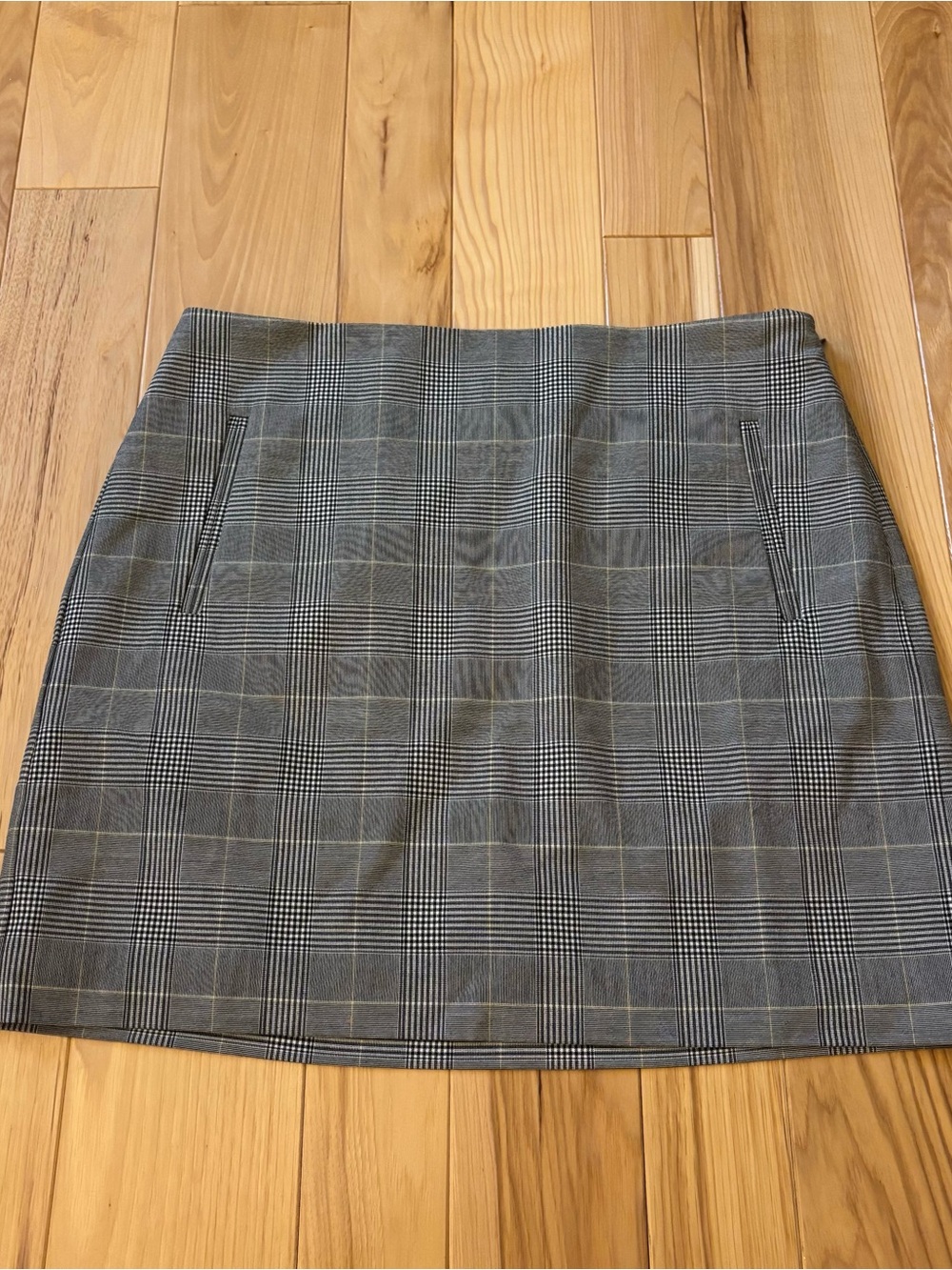 LOFT Versa Gray Plaid Mini Skirt